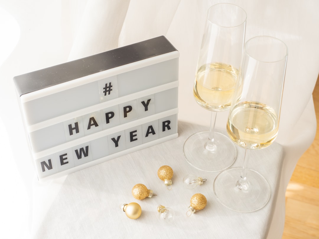 Wein zu Silvester: Silvester-Wein, Menü-Ideen und passende Begleiter von Aperitif bis Panna Cotta