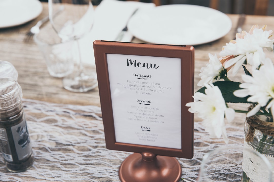 Wein zur Hochzeit: Auswahl, Menge & stilvolle Ideen für euren großen Tag
