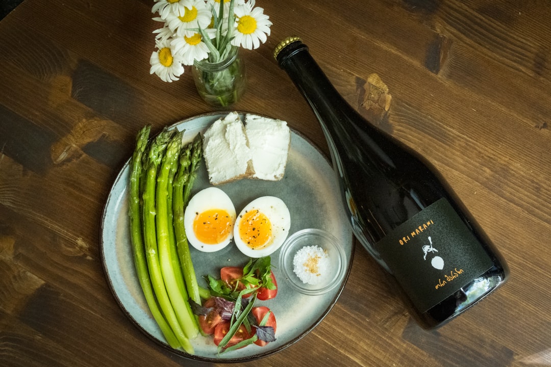 Welcher Wein zu Spargel? Die besten Tipps für weißen und grünen Spargel